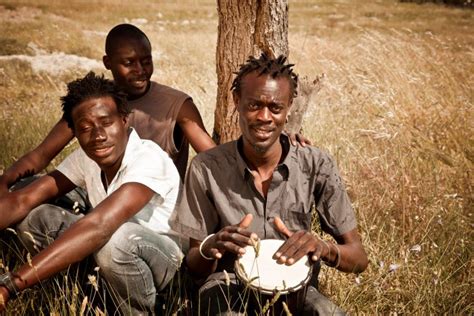  Quintyn Jahalumin Konsertti Helsingissä: Afrikkalainen Musiikki ja Karismaansa Vuodesta 2010!